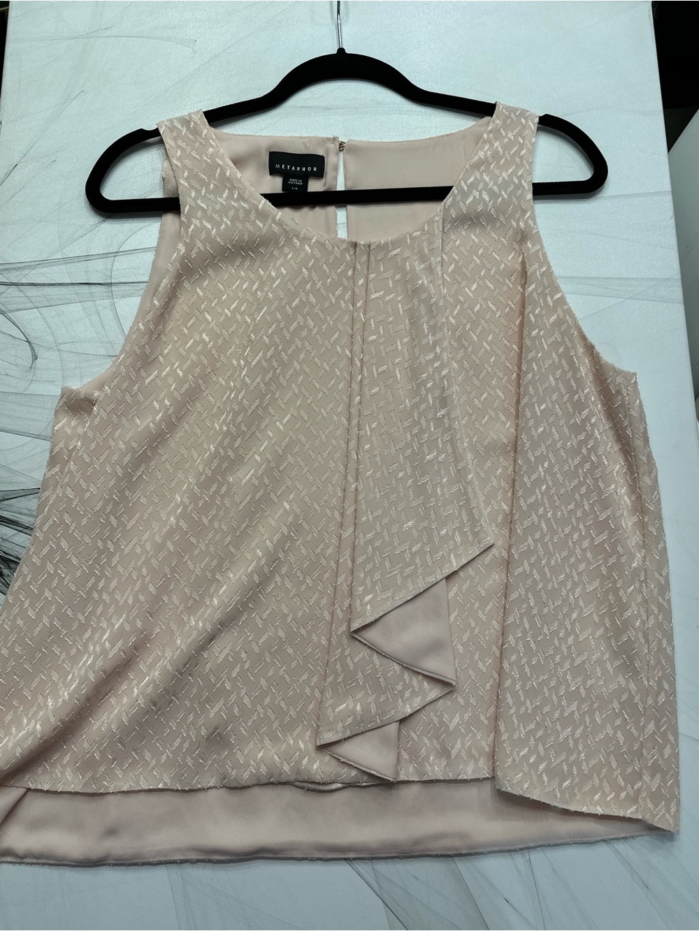 Metaphor Women's Light Blush Textured Sleeveless Ruffle Front Camisole